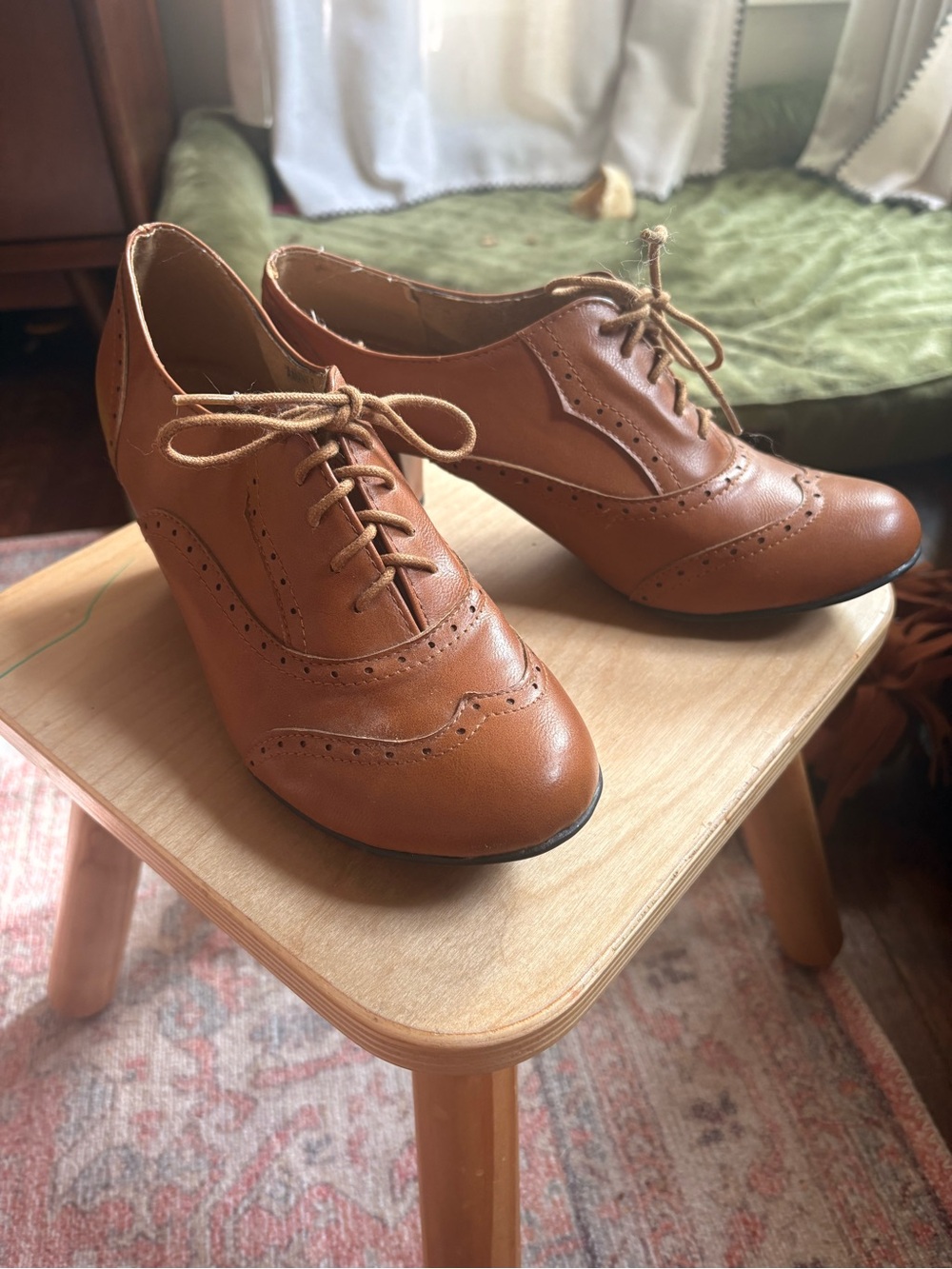 Refresh Women's Tan Lace-Up Oxford Heels